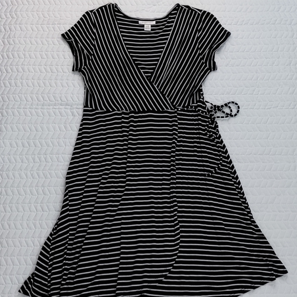 Motherhood Maternity Dress Medium EUC - Picture 2 of 4